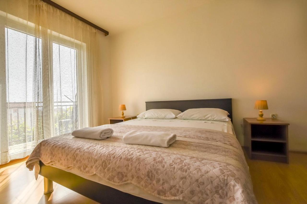 Nera Apartment *